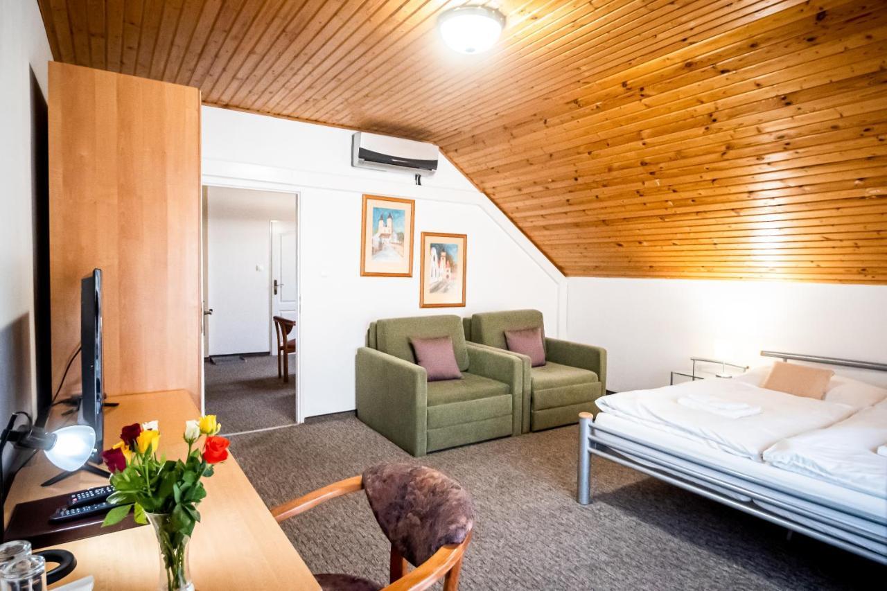 Hotel Squash Centrum Prievidza Luaran gambar