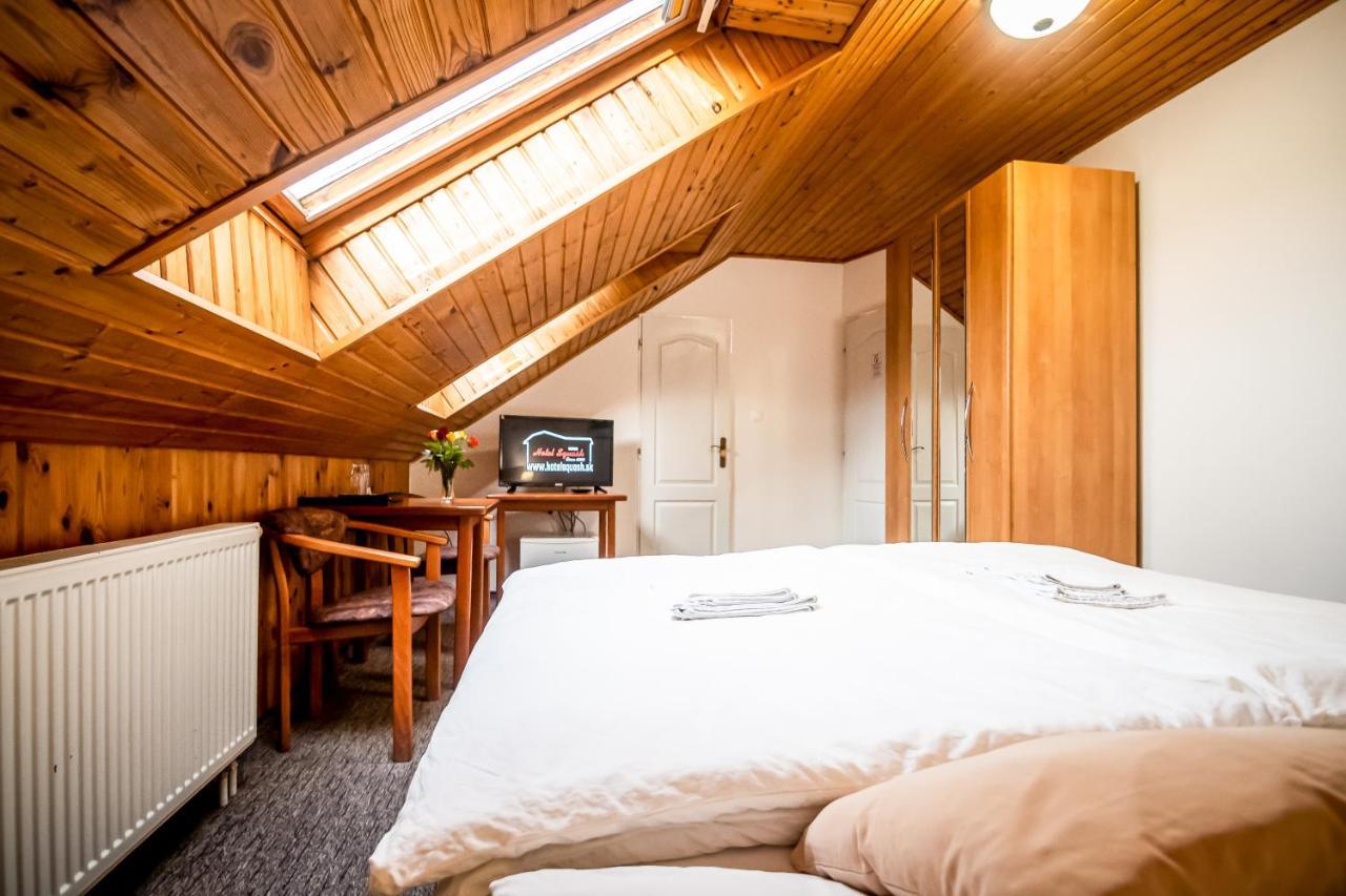 Hotel Squash Centrum Prievidza Luaran gambar